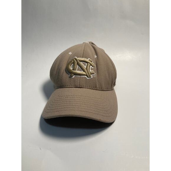 North Carolina Tarheels embroidered fitted Strapback stretch cap hat Zephyr XL - Picture 1 of 8